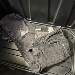 Levi’s 711 Skinny